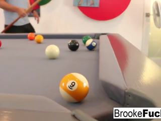 Brooke spiller sjarmerende billiards med vans baller: gratis voksen film 57