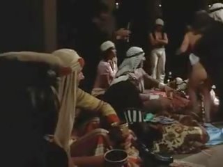 Ilsa, harén guardián de la aceite sheiks (1976)