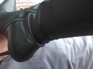 Leder stiefel lecken: kostenlos kostenlos leder stiefel erwachsene film film b0